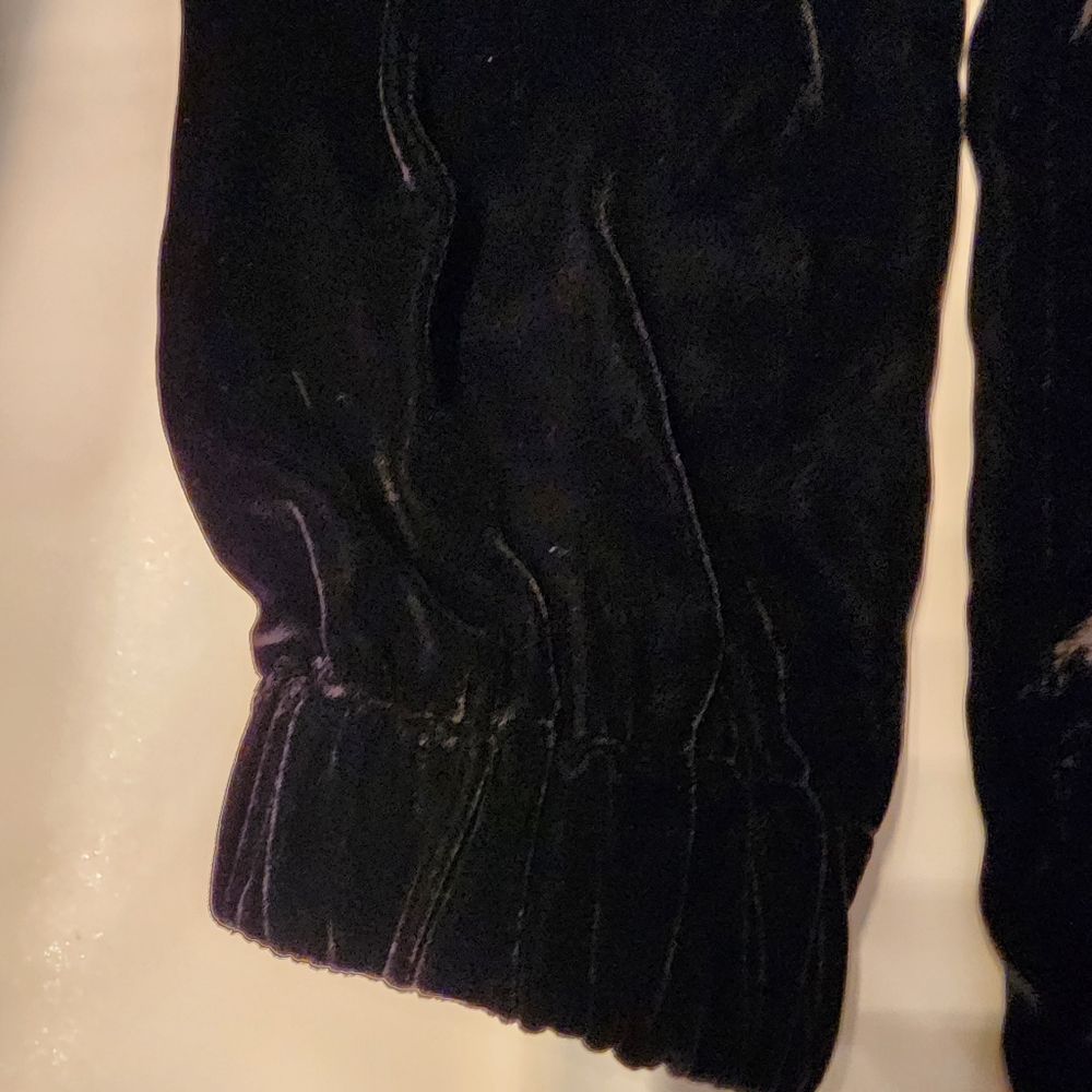 Kendall & Kylie Black One-Shoulder LS Velvet Top Size XS - Picture 5 of 9